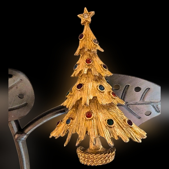 Vintage Monet Christmas Tree Brooch Gold Tone Jewel Tone Rhinestones - Picture 7 of 14